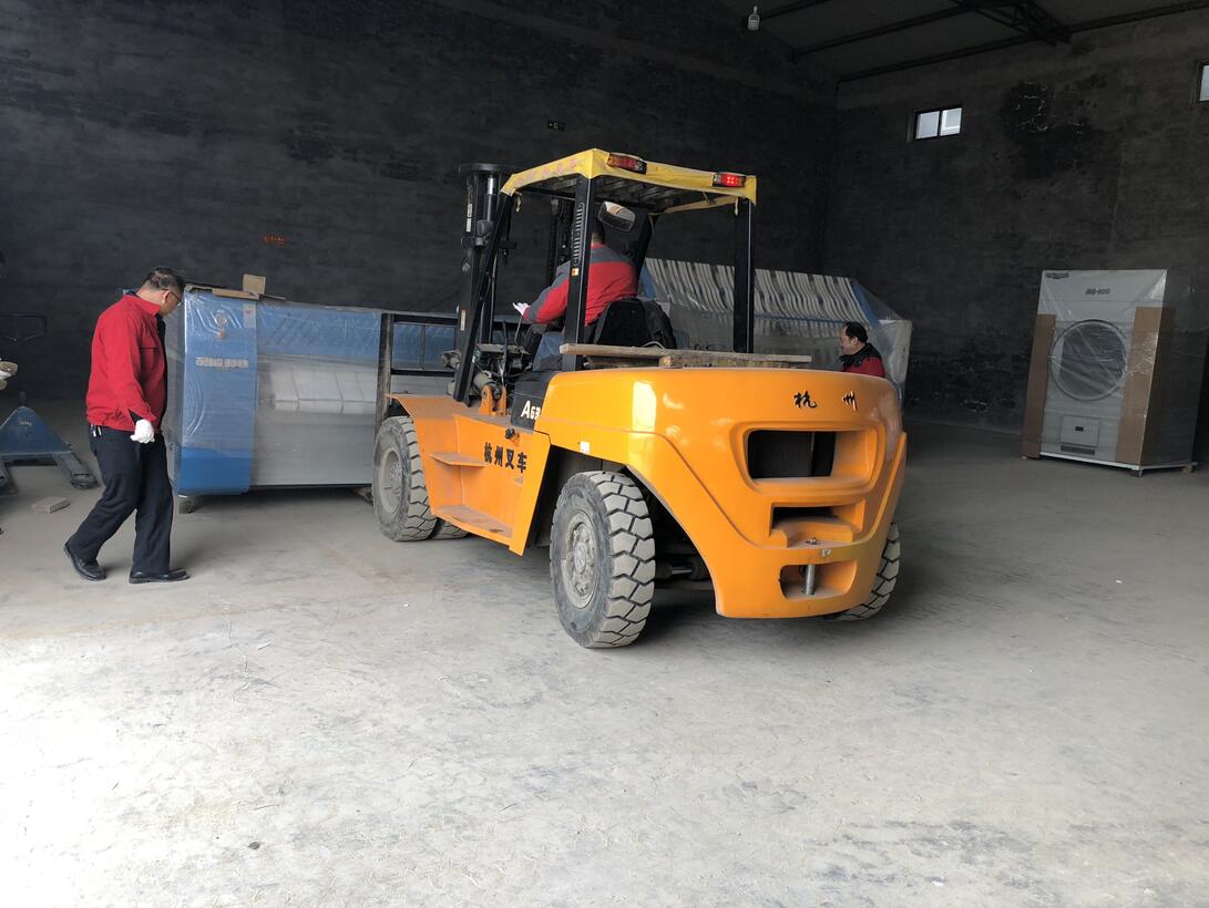 保定洗衣廠洗衣房設(shè)備昨日送貨完畢 保定洗衣廠洗衣房設(shè)備昨日送貨完畢